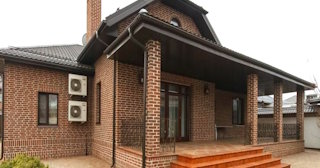 Строительство домов из кирпича с мансардой в Азове | от 3568 рублей